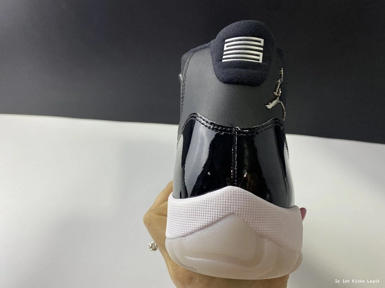 11  “25th  Jordan CT8012-011 Anniversary” Air 0420